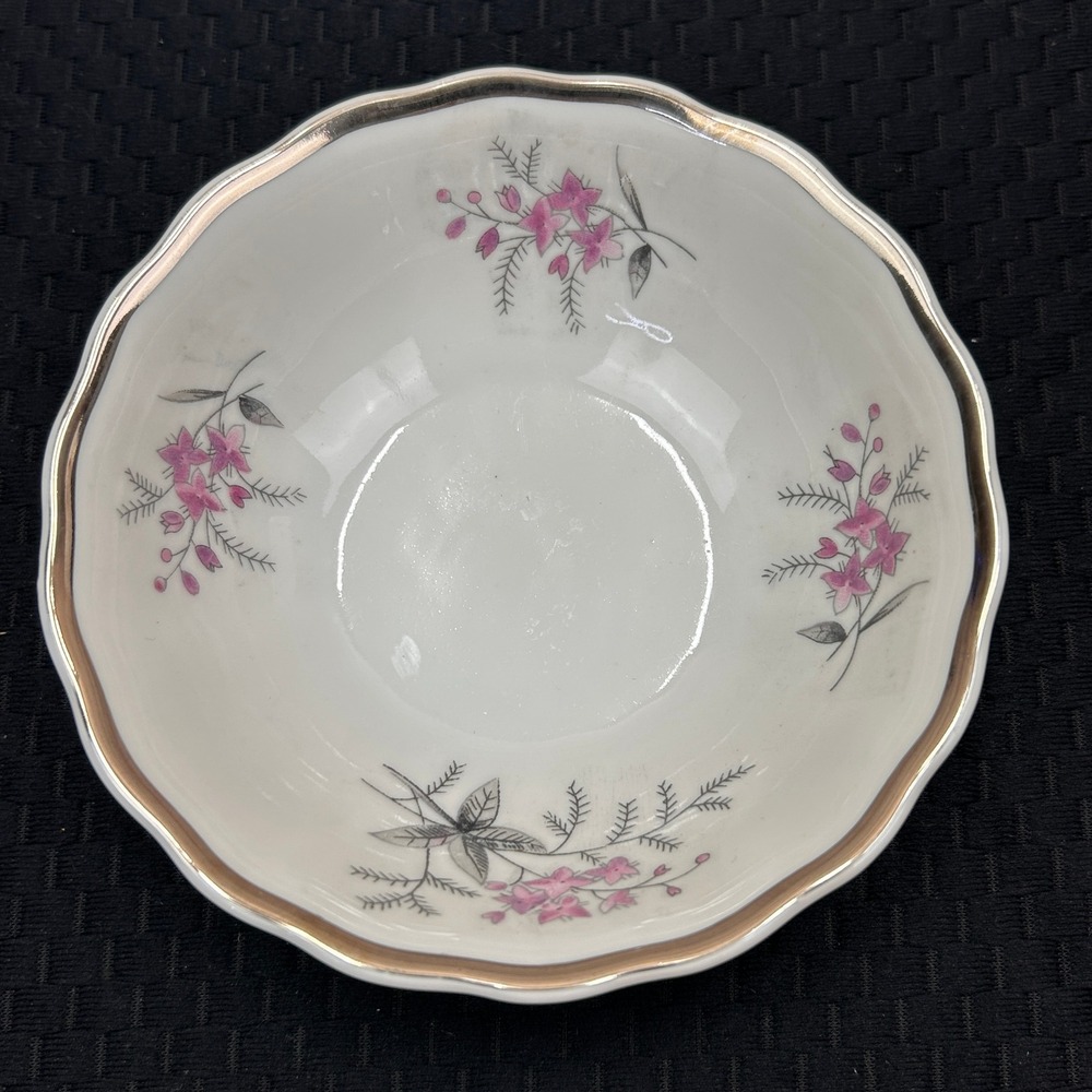 Favolina Karolina Jarolina Poland 3879 Fruit BowlSilver Scalloped Floral 11‎
